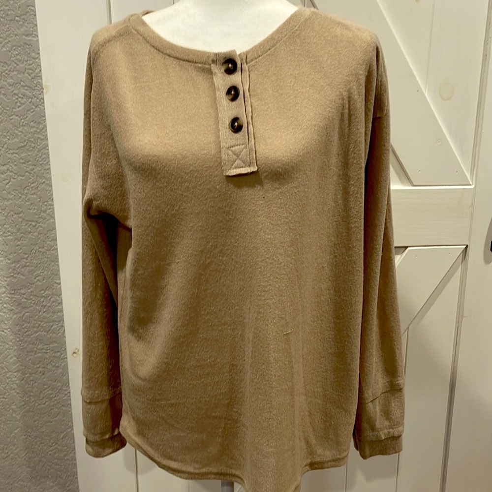 Henley Raw Edge top
